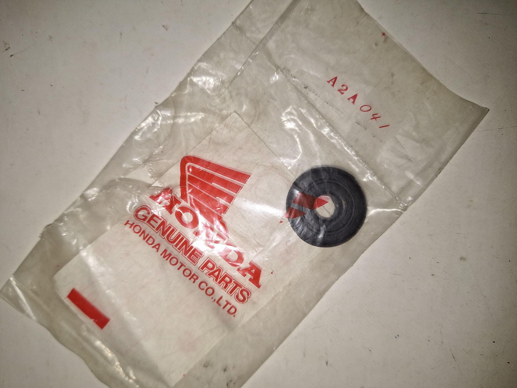 Picture of ABDECKUNG, R. V. OBE  83165-MN5-000